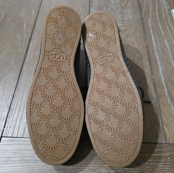 UGG Woodlyn Moccasins, Women's Size 7.5 - Picture 7 of 9